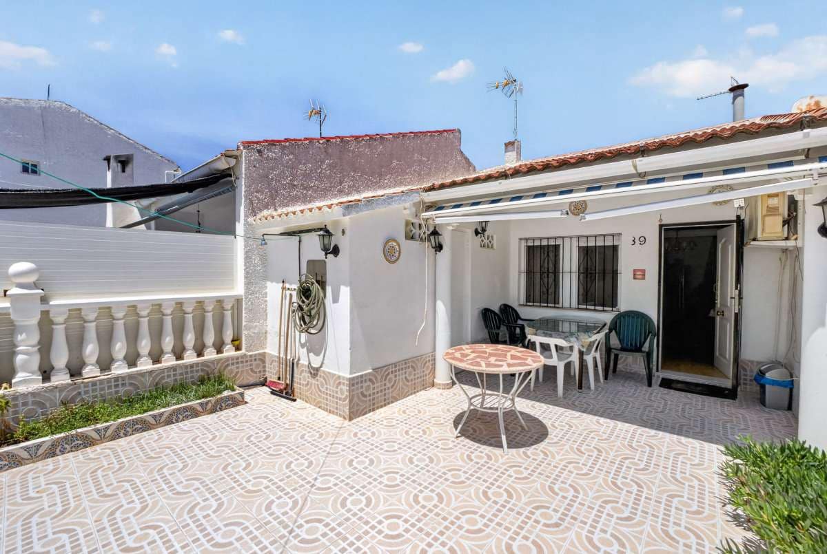 2 soveværelse Bungalow til salg i Torrevieja - € 135.000 (Ref: 9874147)