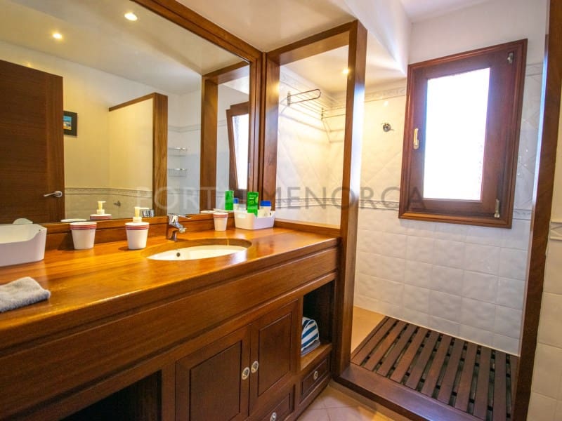 4 soveværelse Villa til salg i Cala Blanca med swimmingpool garage - € 1.330.000 (Ref: 7034060)