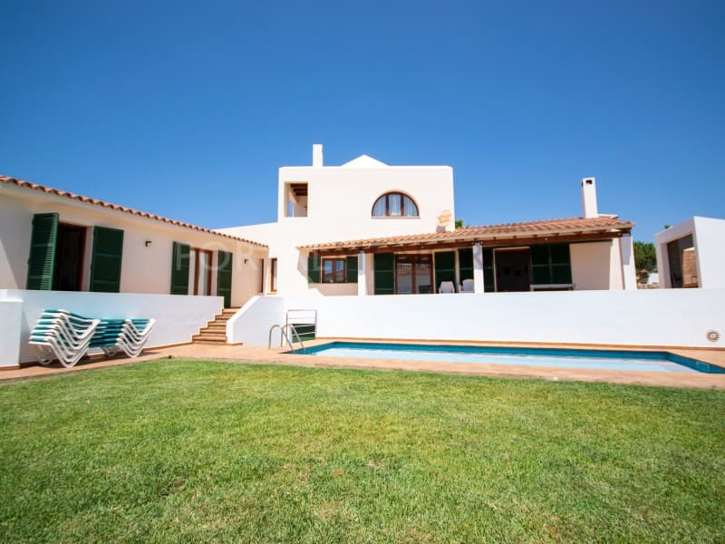 4 soveværelse Villa til salg i Cala Blanca med swimmingpool garage - € 1.330.000 (Ref: 7034060)