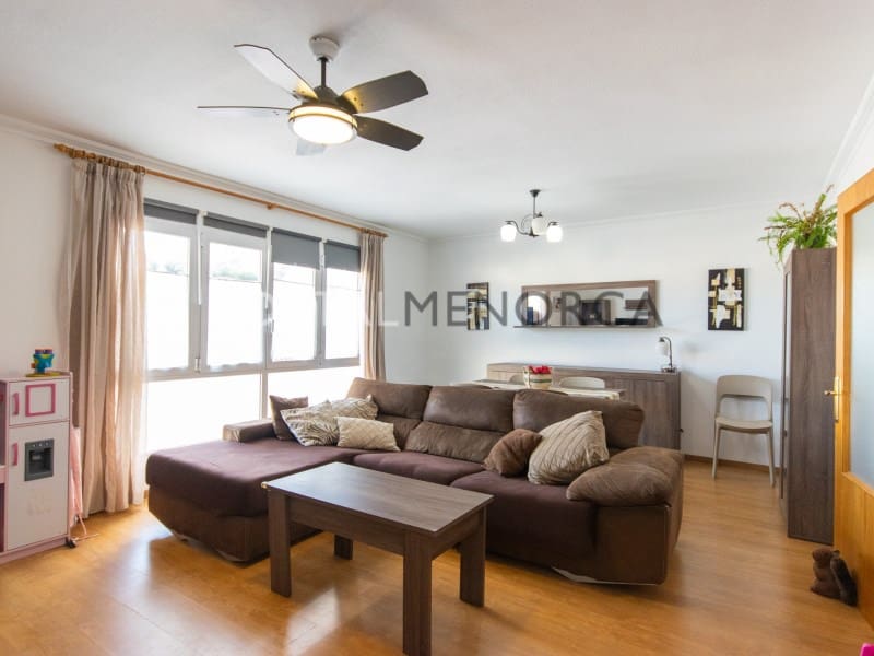 4 bedroom Flat for sale in Es Mercadal - € 336,000 (Ref: 9322565)