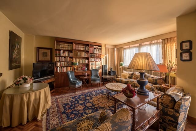 3 bedroom Flat for sale in Palma de Mallorca - € 625,000 (Ref: 6547058)