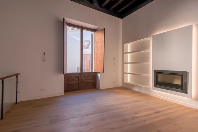 2 bedroom Flat for sale in Palma de Mallorca - € 1,840,000 (Ref: 6547423)