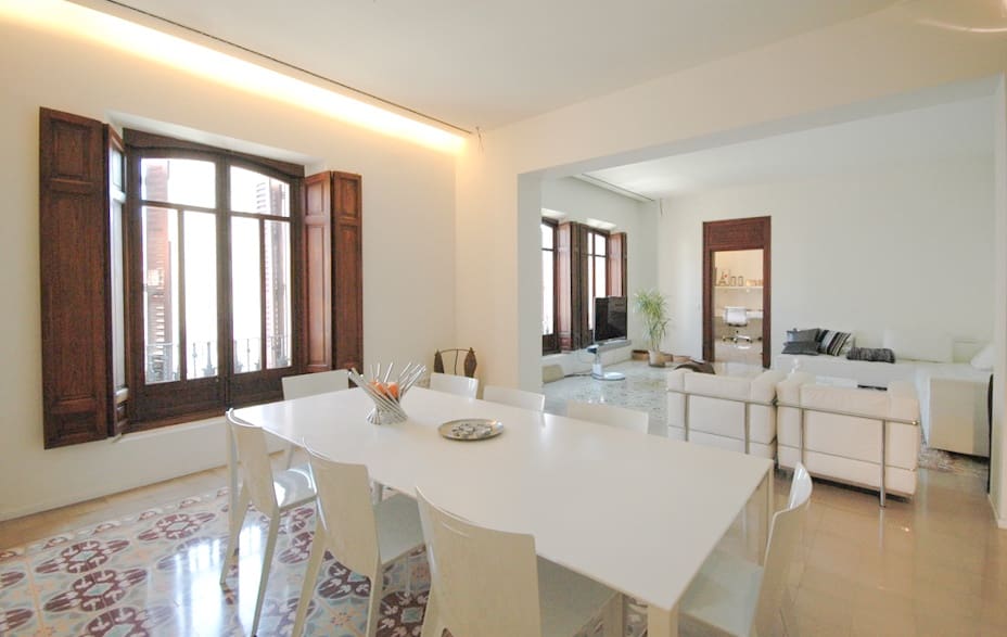 4 bedroom Flat for sale in Palma de Mallorca - € 980,000 (Ref: 6547427)
