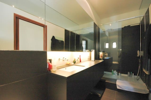 4 bedroom Flat for sale in Palma de Mallorca - € 980,000 (Ref: 6547427)