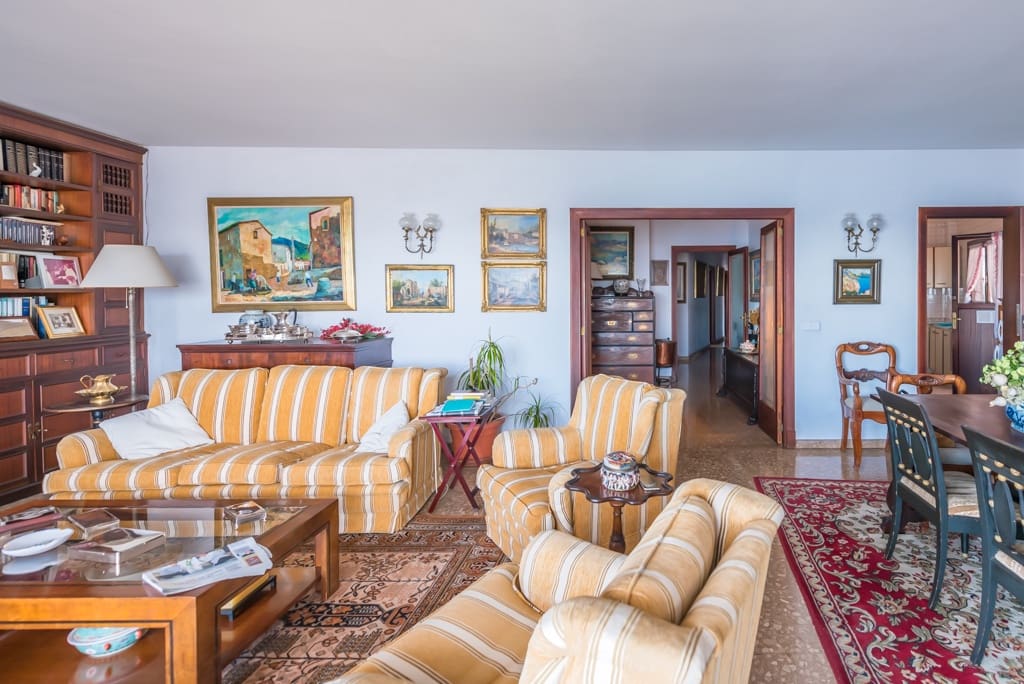 6 bedroom Flat for sale in Palma de Mallorca with garage - € 1,300,000 (Ref: 7352446)