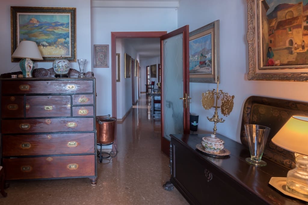 6 bedroom Flat for sale in Palma de Mallorca with garage - € 1,300,000 (Ref: 7352446)