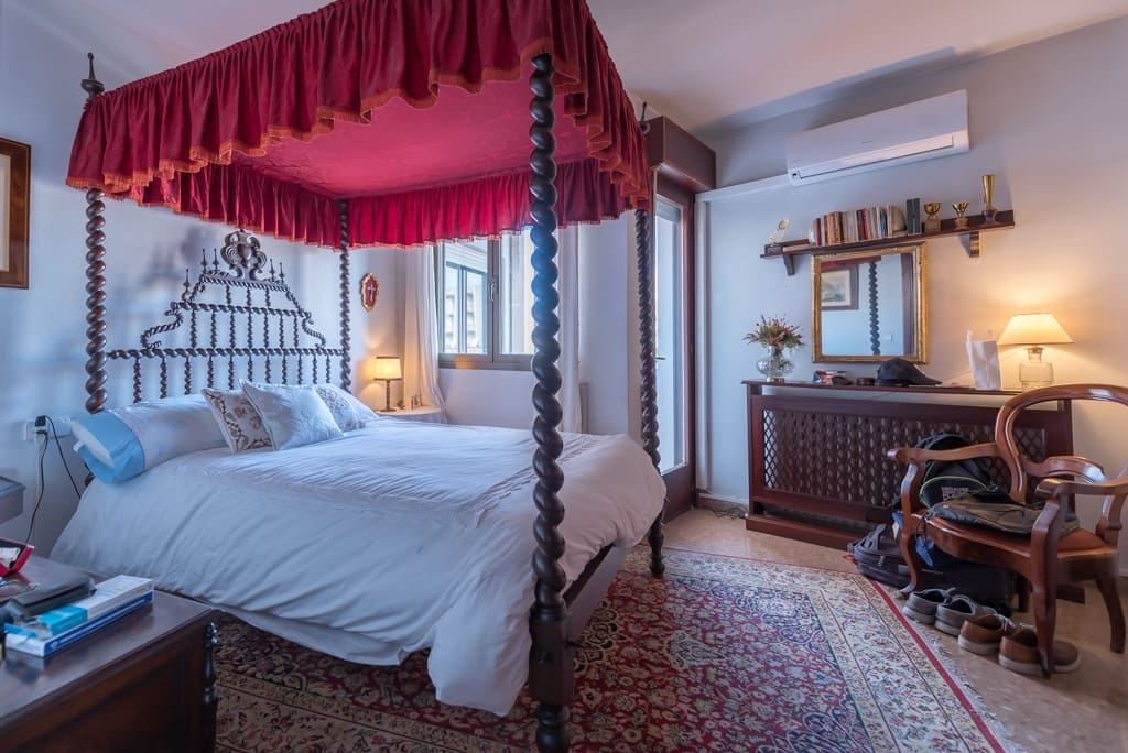 6 bedroom Flat for sale in Palma de Mallorca with garage - € 1,300,000 (Ref: 7352446)