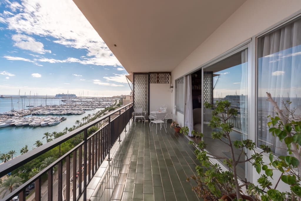 6 bedroom Flat for sale in Palma de Mallorca with garage - € 1,300,000 (Ref: 7352446)