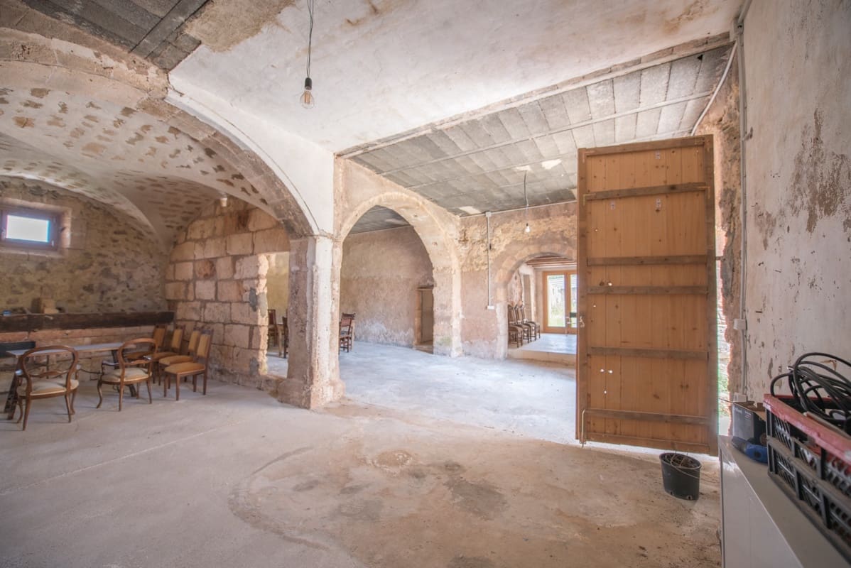 5 bedroom Finca/Country House for sale in Ariany - € 1,900,000 (Ref: 9620663)