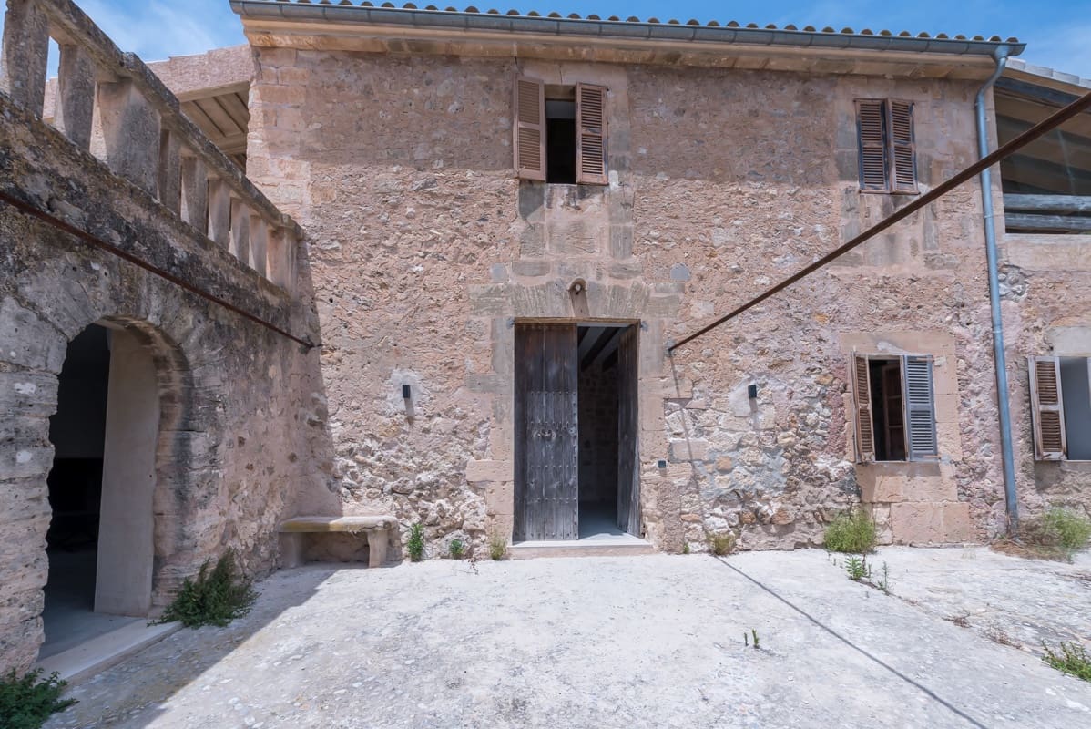 5 bedroom Finca/Country House for sale in Ariany - € 1,900,000 (Ref: 9620663)