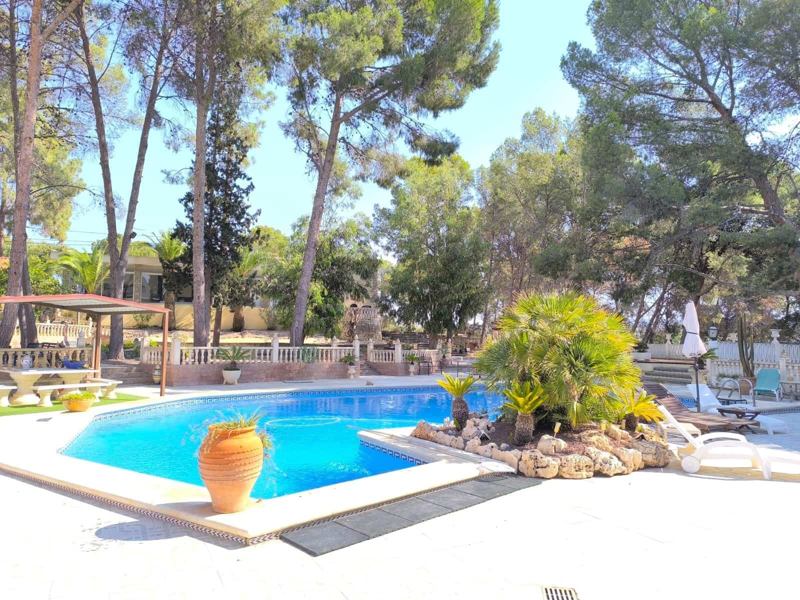 10 bedroom Villa for sale in Monovar / Monover with pool garage - € 624,995 (Ref: 10004323)