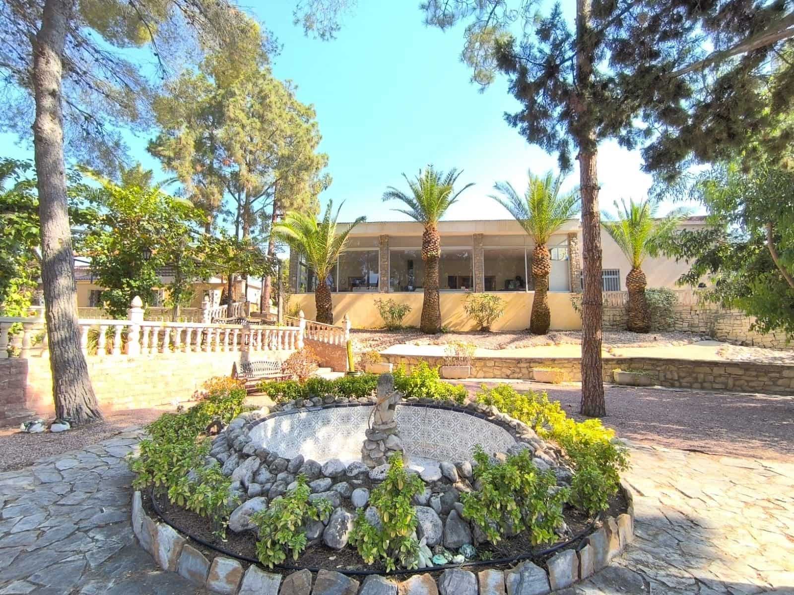 10 bedroom Villa for sale in Monovar / Monover with pool garage - € 624,995 (Ref: 10004323)
