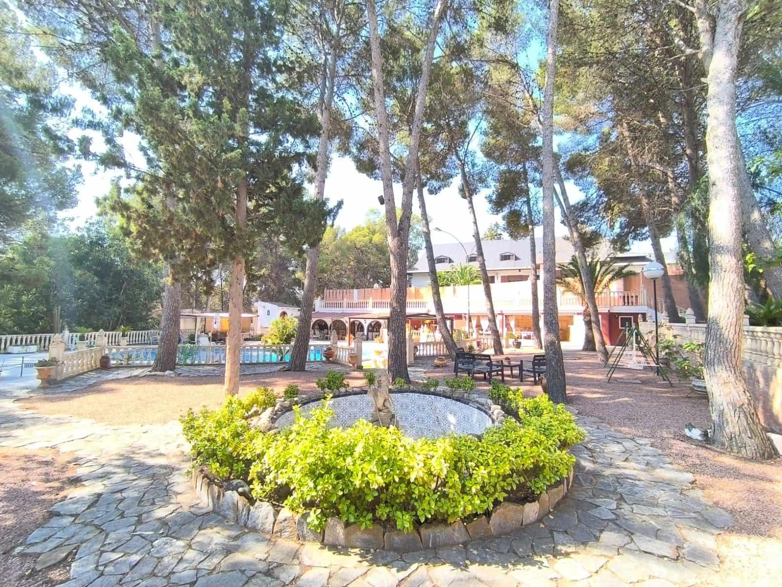 10 bedroom Villa for sale in Monovar / Monover with pool garage - € 624,995 (Ref: 10004323)