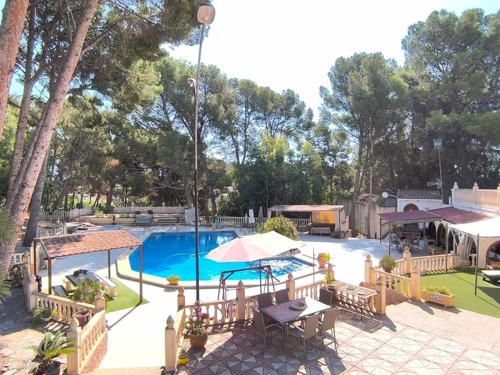10 bedroom Villa for sale in Monovar / Monover with pool garage - € 624,995 (Ref: 10004323)