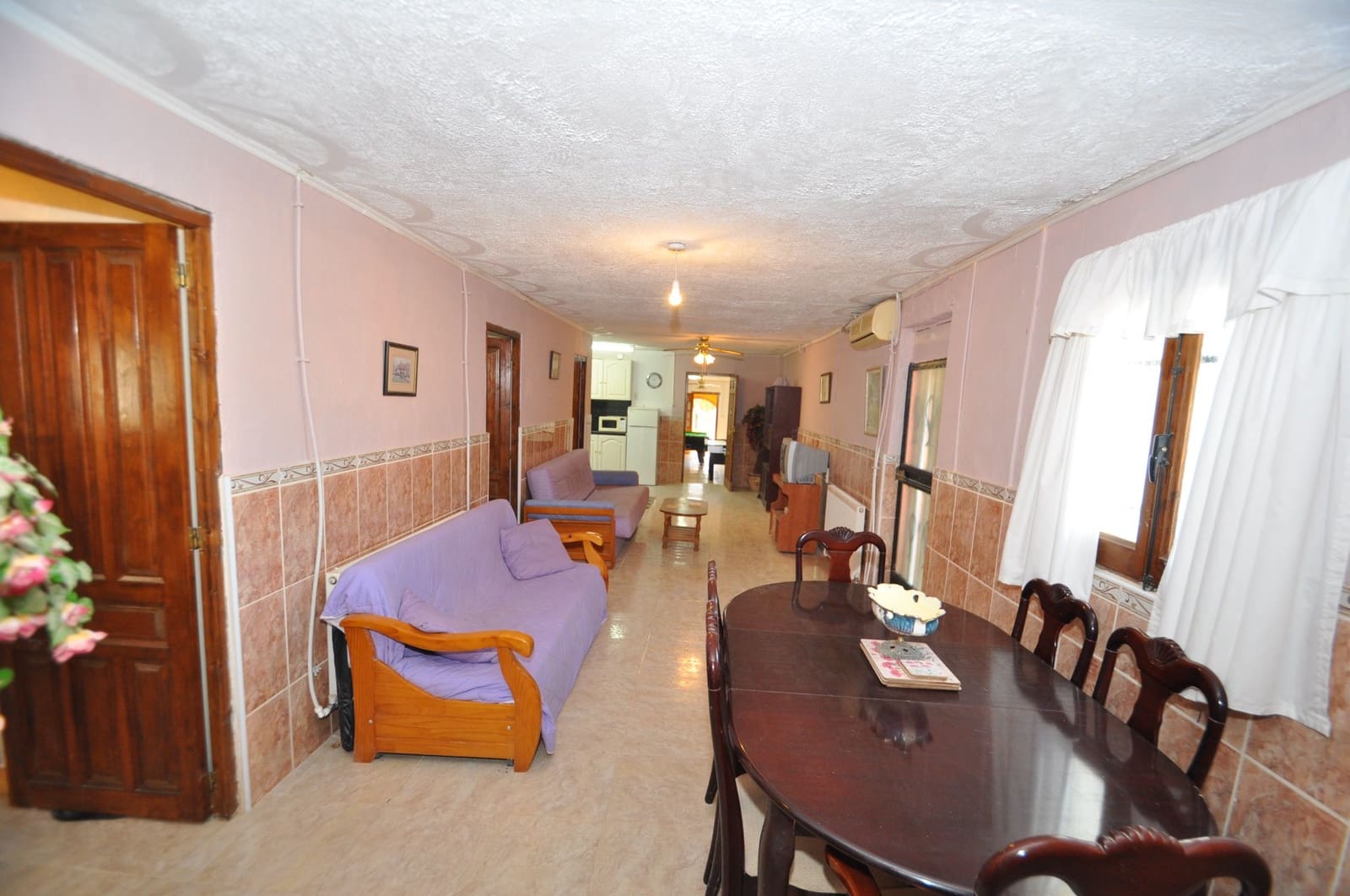 8 soveværelse Finca/Landehus til salg i Pinoso med swimmingpool garage - € 295.000 (Ref: 10009294)
