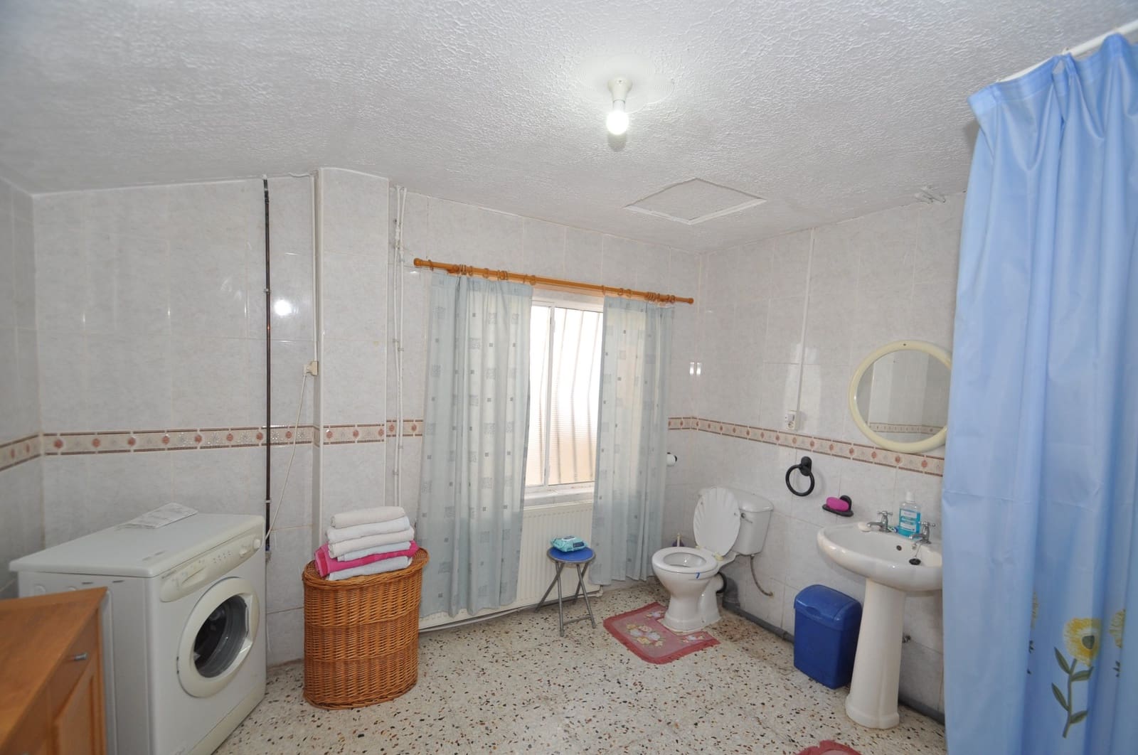 8 soveværelse Finca/Landehus til salg i Pinoso med swimmingpool garage - € 295.000 (Ref: 10009294)