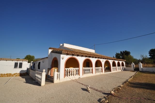 8 soveværelse Finca/Landehus til salg i Pinoso med swimmingpool garage - € 295.000 (Ref: 10009294)