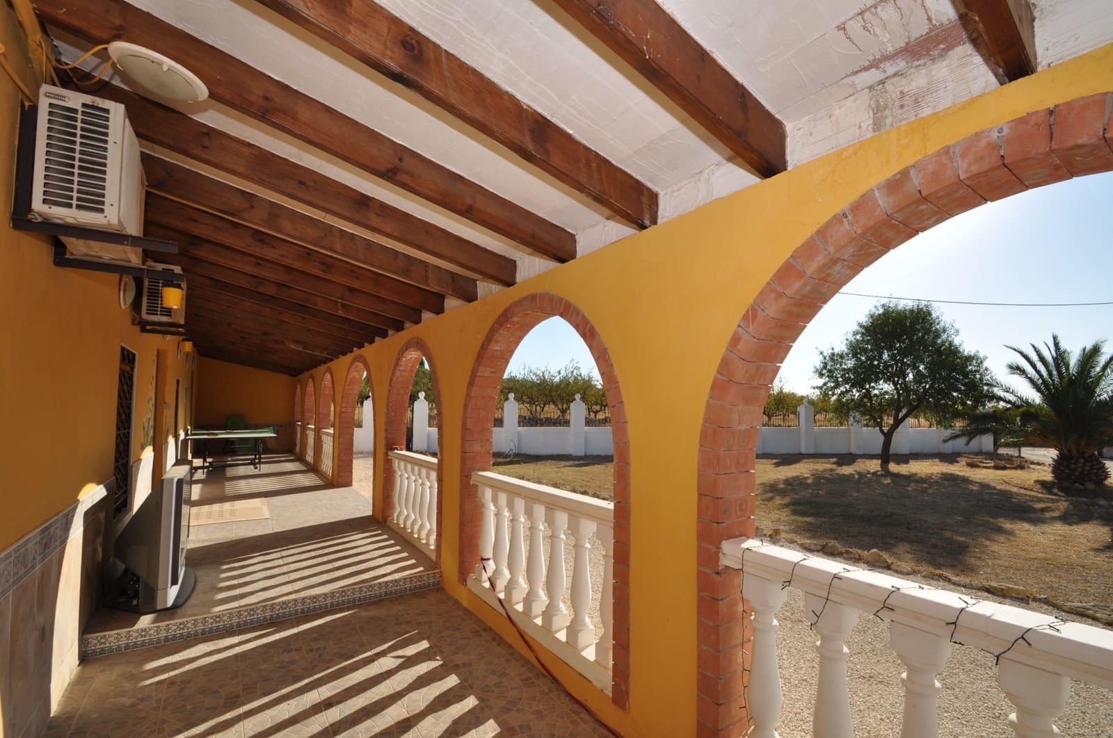 8 soveværelse Finca/Landehus til salg i Pinoso med swimmingpool garage - € 295.000 (Ref: 10009294)