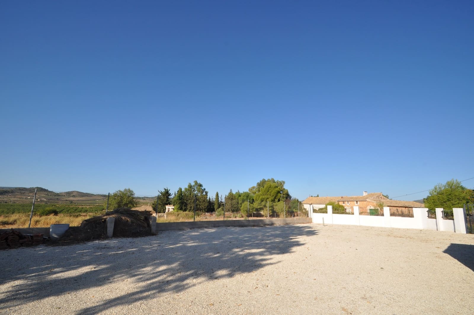 8 soveværelse Finca/Landehus til salg i Pinoso med swimmingpool garage - € 295.000 (Ref: 10009294)