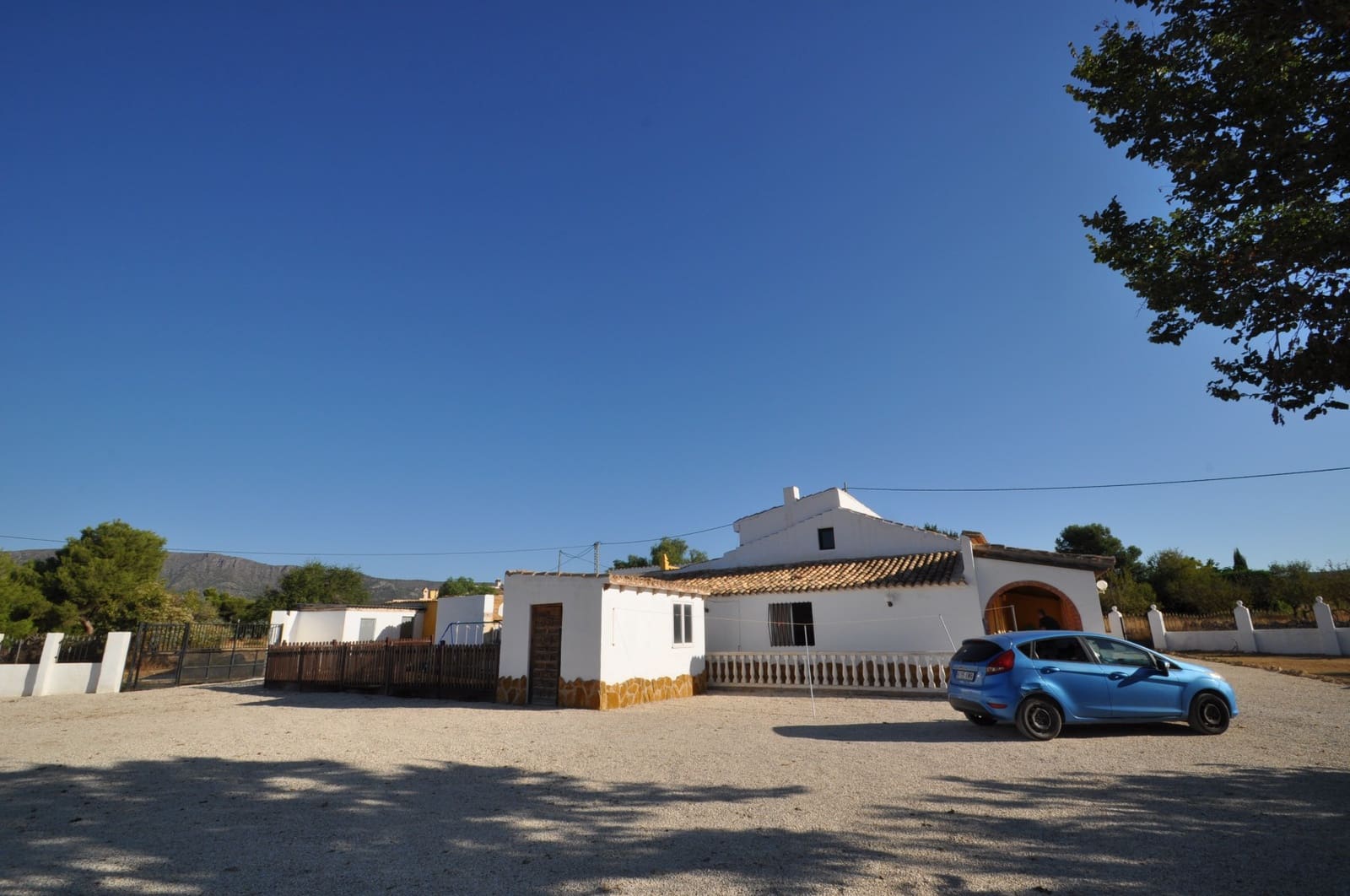 8 soveværelse Finca/Landehus til salg i Pinoso med swimmingpool garage - € 295.000 (Ref: 10009294)