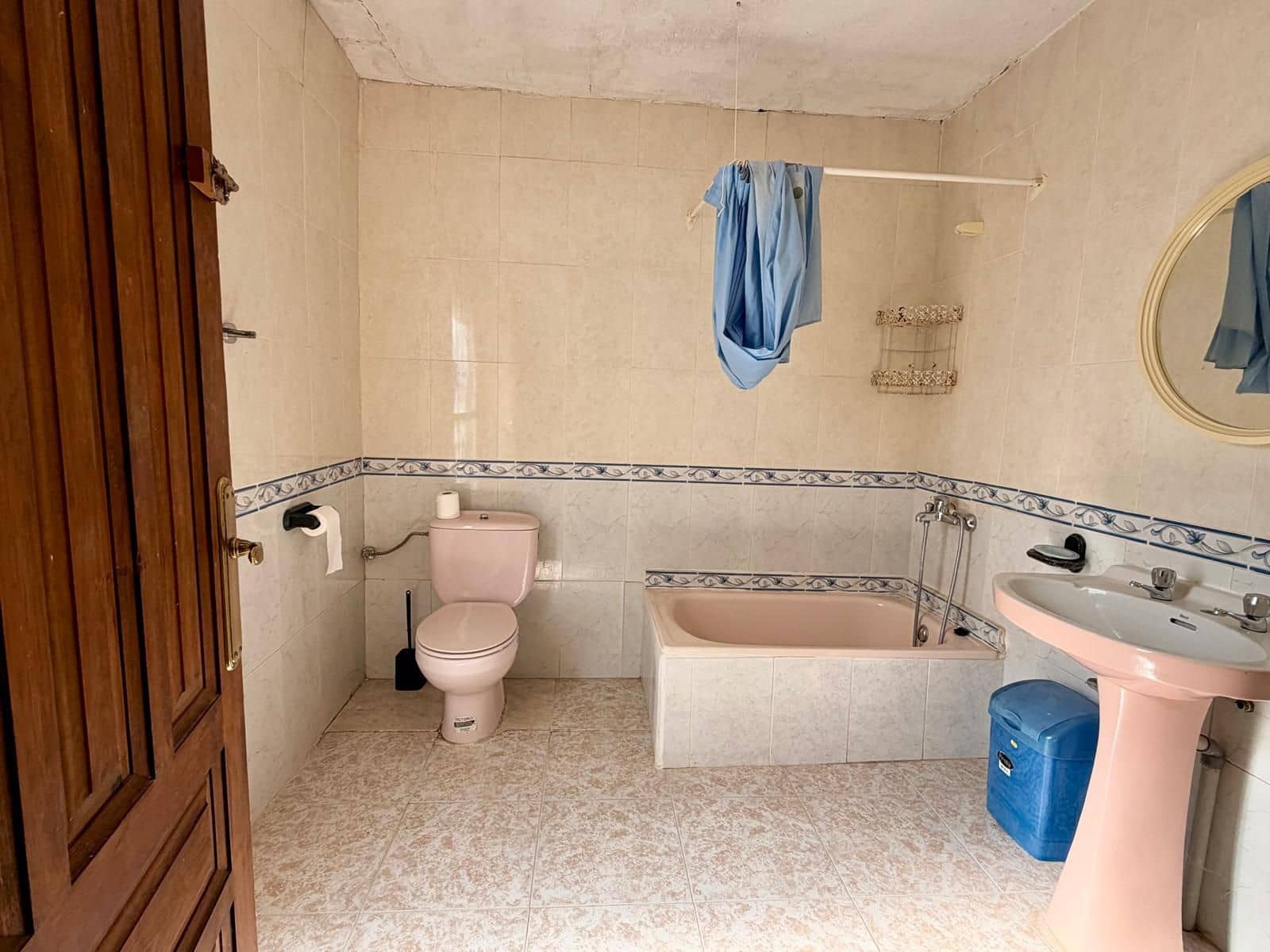 8 soveværelse Finca/Landehus til salg i Pinoso med swimmingpool - € 295.000 (Ref: 10009294)