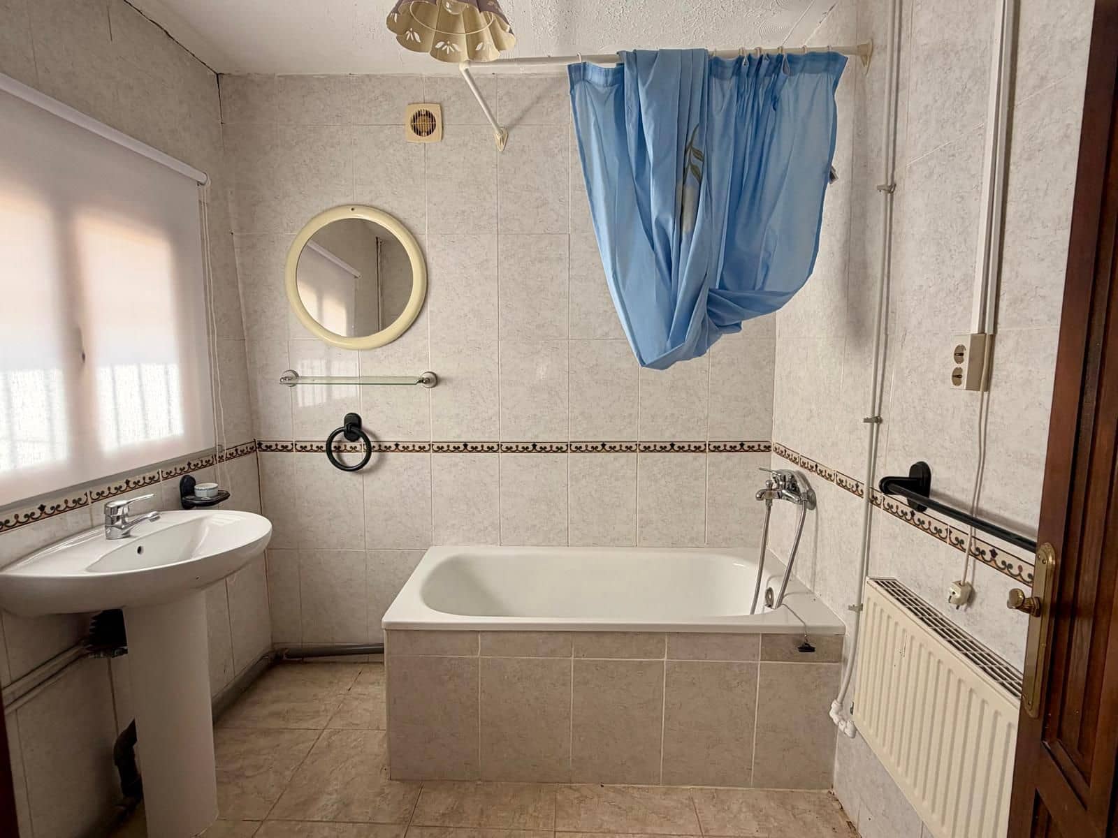 8 soveværelse Finca/Landehus til salg i Pinoso med swimmingpool - € 295.000 (Ref: 10009294)