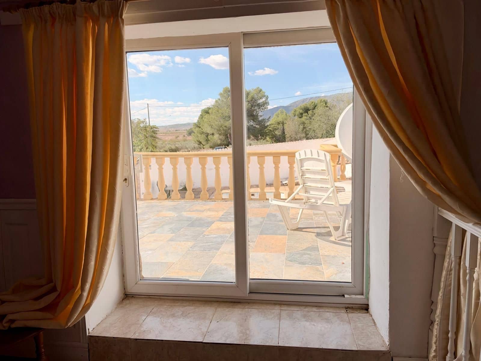 8 soveværelse Finca/Landehus til salg i Pinoso med swimmingpool - € 295.000 (Ref: 10009294)