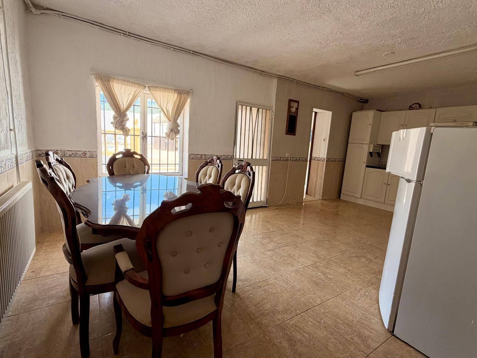 8 soveværelse Finca/Landehus til salg i Pinoso med swimmingpool - € 295.000 (Ref: 10009294)