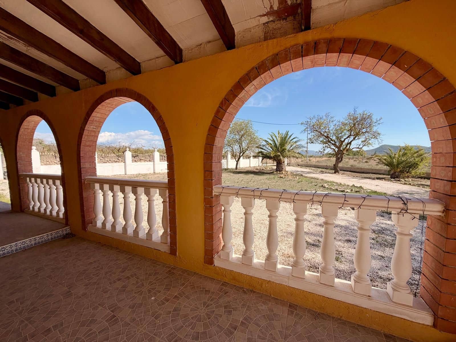 8 soveværelse Finca/Landehus til salg i Pinoso med swimmingpool - € 295.000 (Ref: 10009294)