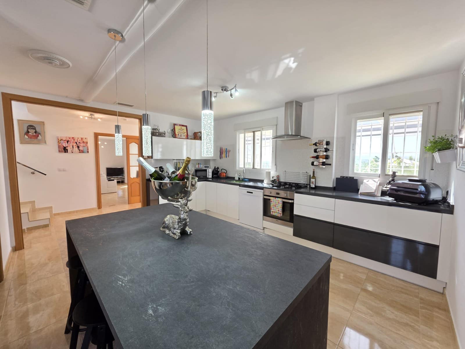 3 camera da letto Villa in vendita in Lel con piscina garage - 574.995 € (Rif: 10011671)