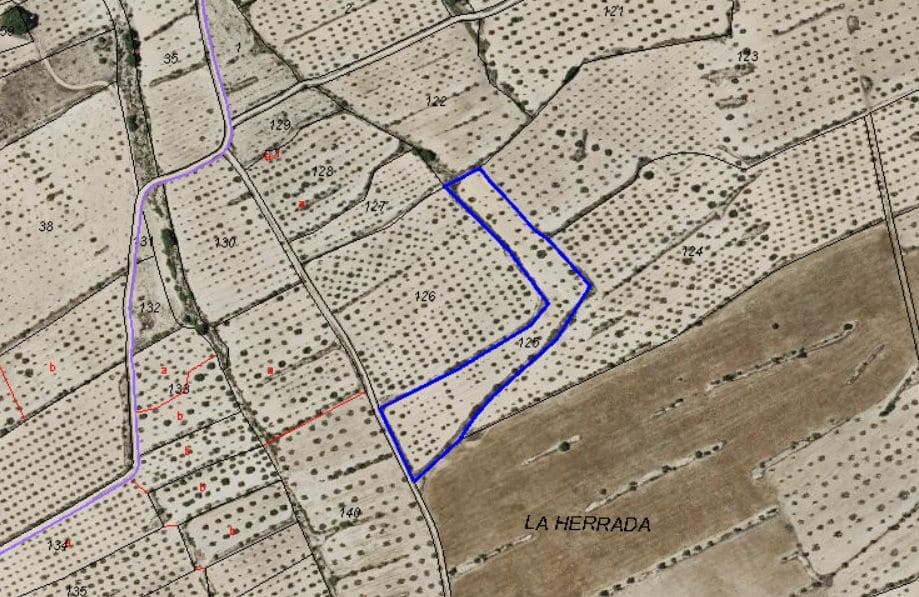 Grunde uden byggetilladelser til salg i Pinoso - € 18.000 (Ref: 10034807)