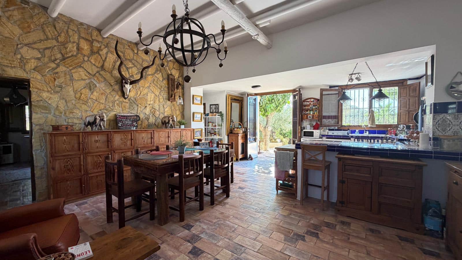 3 soveværelse Finca/Landehus til salg i La Romana med swimmingpool - € 389.000 (Ref: 10039230)