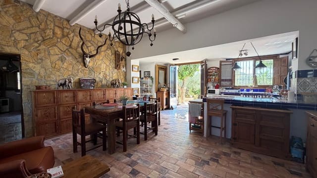 3 sovrum Finca/Hus på landet till salu i La Romana med pool garage - 389 000 € (Ref: 10039230)