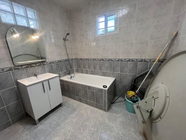 4 Zimmer Villa zu verkaufen in L'Algueña / Alguenya - 214.995 € (Ref: 10060930)