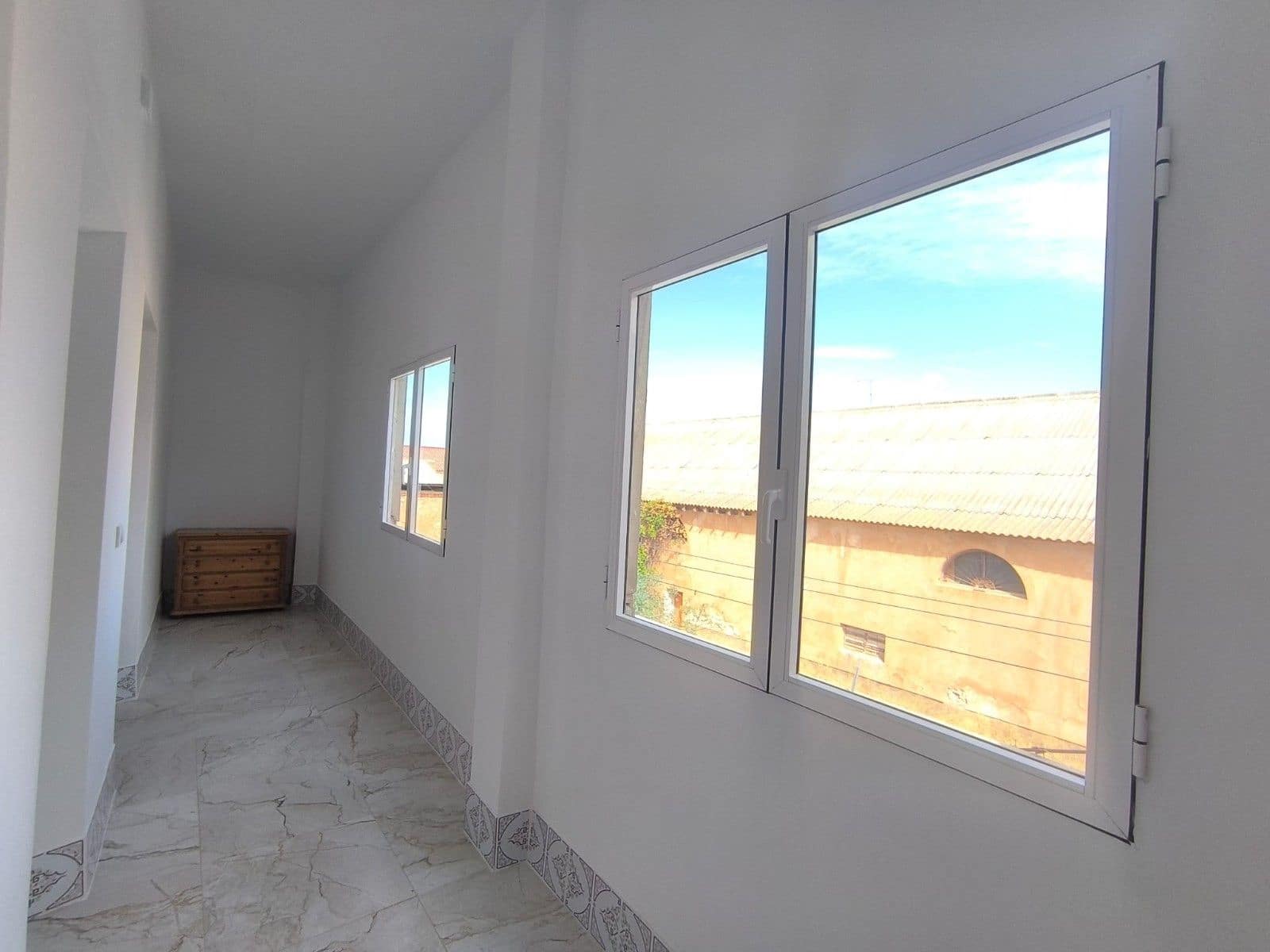 8 bedroom Apartment for sale in Pinoso - € 250,000 (Ref: 10060934)