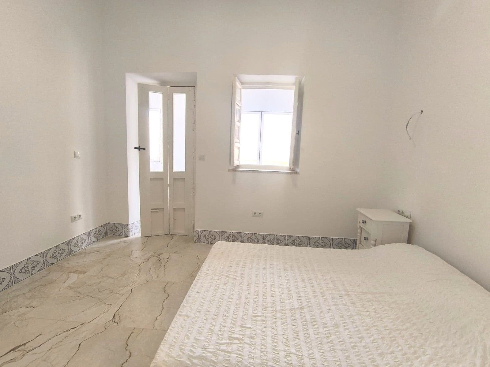 8 bedroom Apartment for sale in Pinoso - € 250,000 (Ref: 10060934)