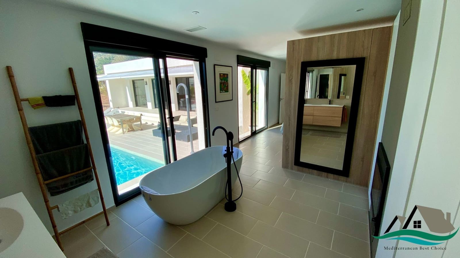 3 bedroom Villa for sale in La Romana with pool - € 465,670 (Ref: 10060973)