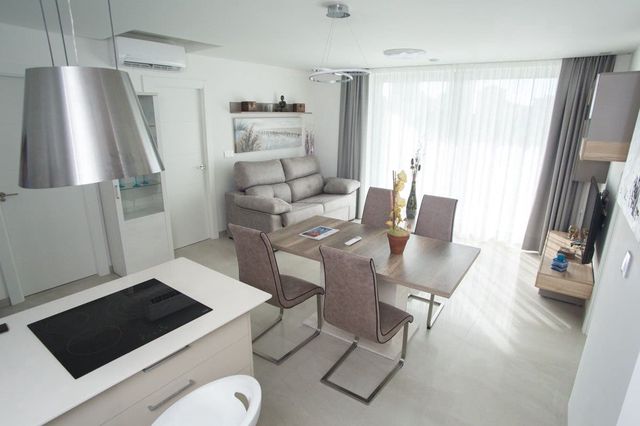 1 soveværelse Lejlighed til salg i Cala de Finestrat, Finestrat med swimmingpool - € 280.000 (Ref: 10067800)