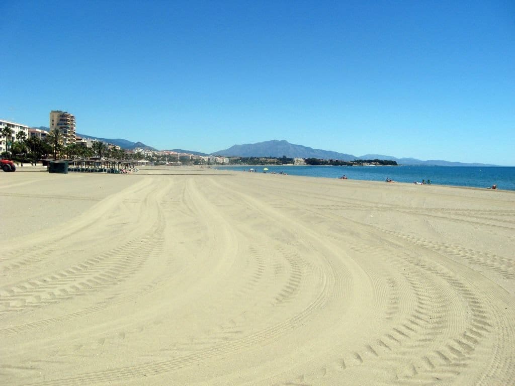 2 sypialnia Apartament na sprzedaż w Estepona z basenem garażem - 428 000 € (Ref: 10070748)