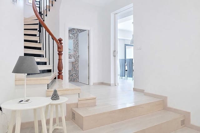 7 quarto Casa em Banda para venda em Pinoso com piscina garagem - 849 995 € (Ref: 10072808)