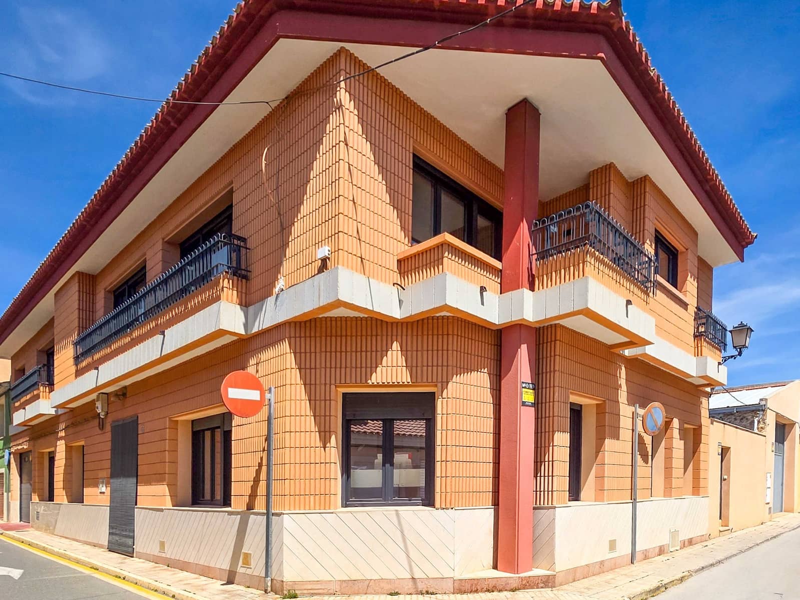 7 quarto Casa em Banda para venda em Pinoso com piscina garagem - 849 995 € (Ref: 10072808)