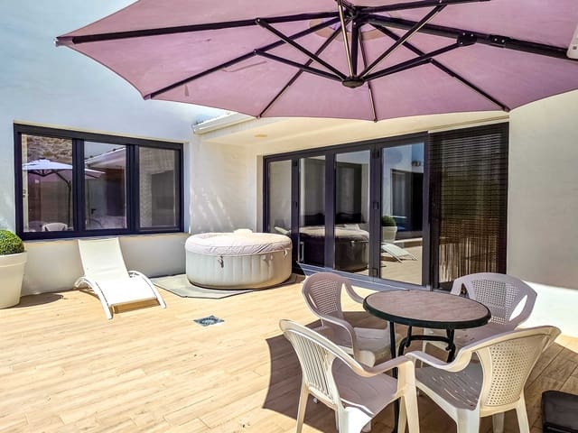 7 quarto Casa em Banda para venda em Pinoso com piscina garagem - 849 995 € (Ref: 10072808)