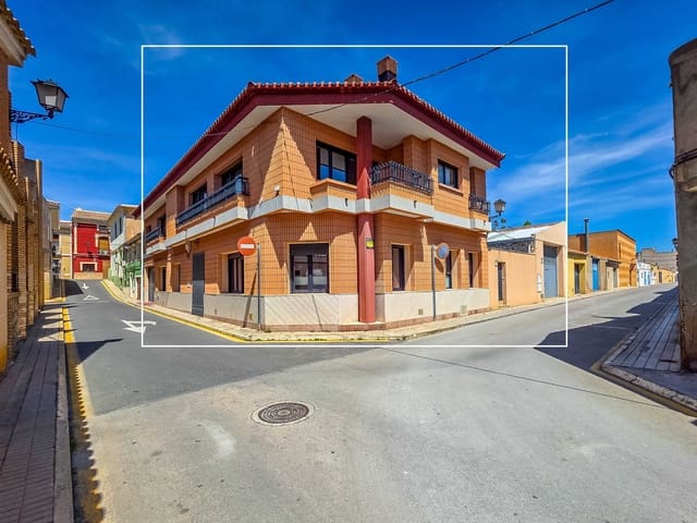 7 quarto Casa em Banda para venda em Pinoso com piscina garagem - 849 995 € (Ref: 10072808)
