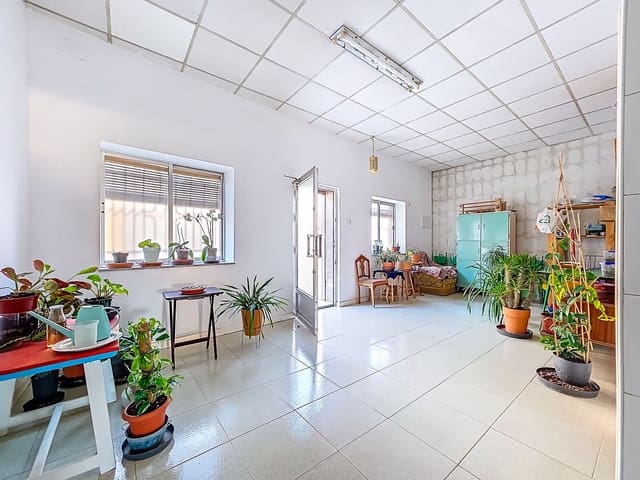 8 makuuhuone Omakotitalo myytävänä paikassa Pinoso - 179 950 € (Ref: 10072820)