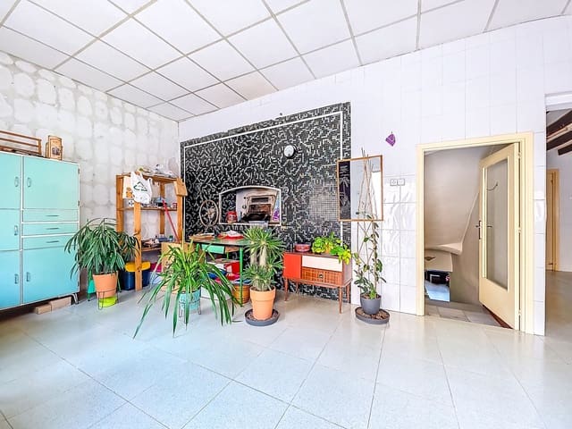 8 makuuhuone Omakotitalo myytävänä paikassa Pinoso - 179 950 € (Ref: 10072820)