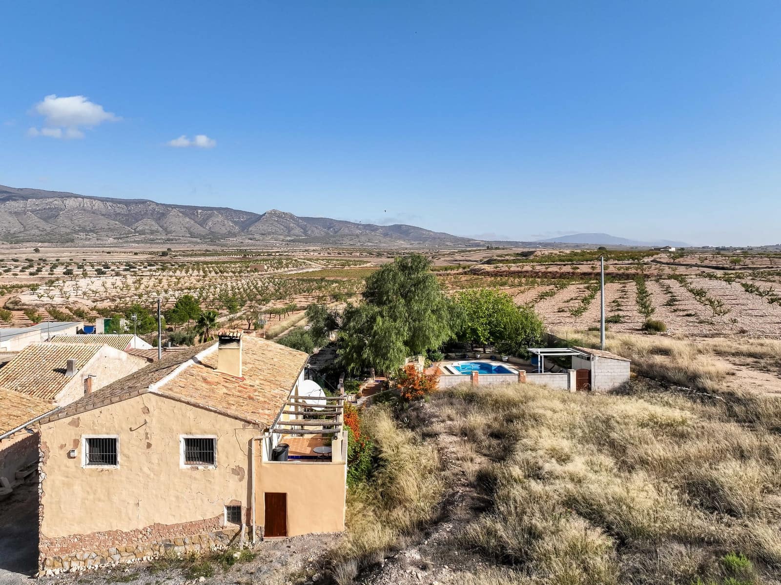 6 soveværelse Villa til salg i Pinoso med swimmingpool garage - € 345.000 (Ref: 10072825)