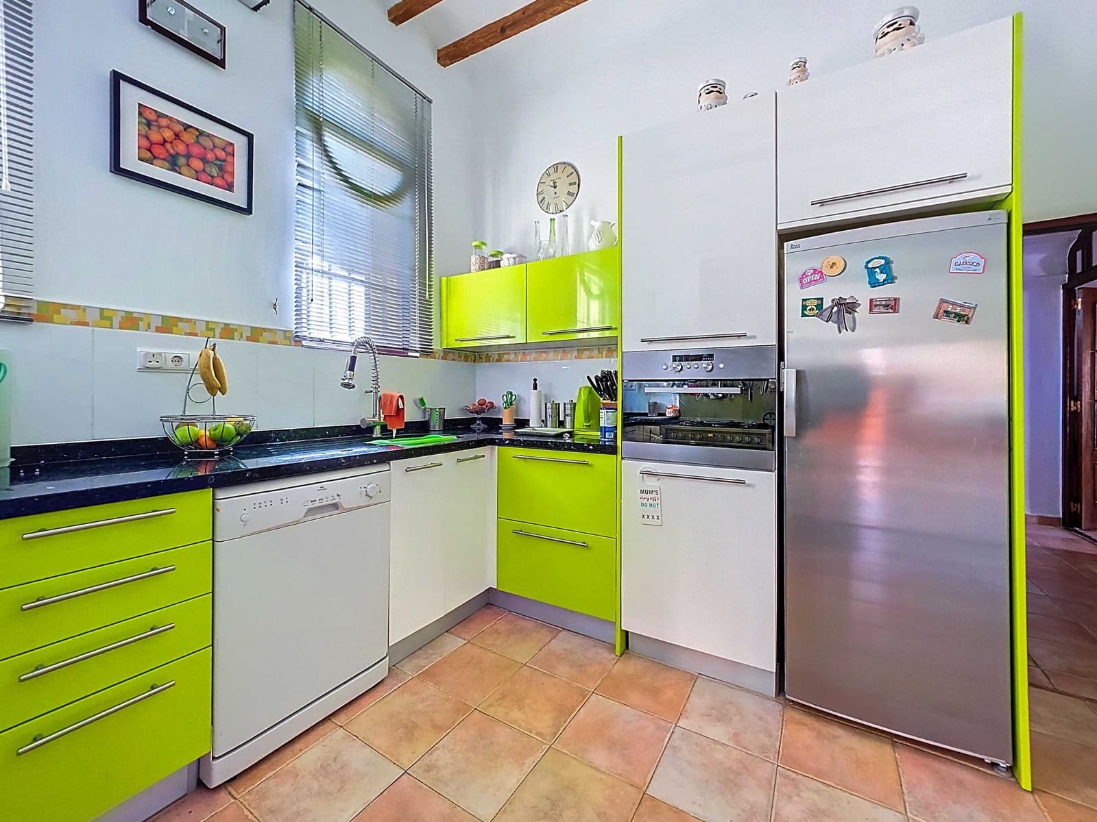 6 soveværelse Villa til salg i Pinoso med swimmingpool garage - € 345.000 (Ref: 10072825)