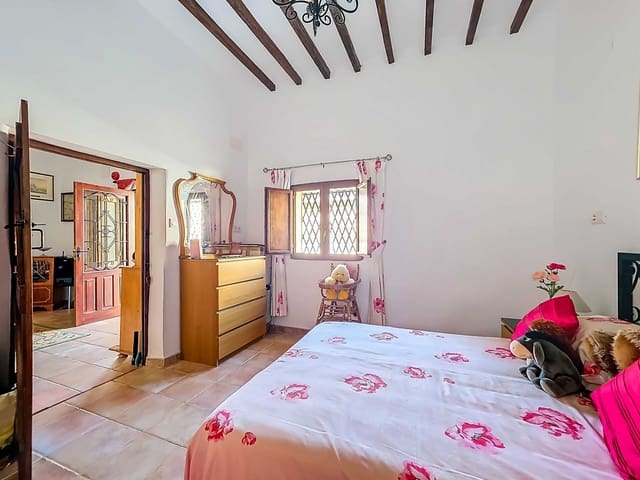 6 soveværelse Villa til salg i Pinoso med swimmingpool garage - € 345.000 (Ref: 10072825)