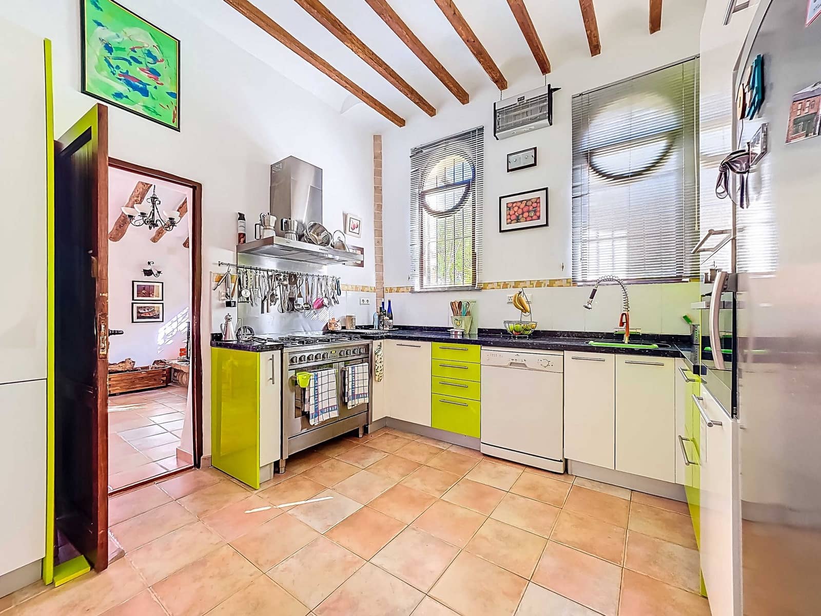 6 soveværelse Villa til salg i Pinoso med swimmingpool garage - € 345.000 (Ref: 10072825)