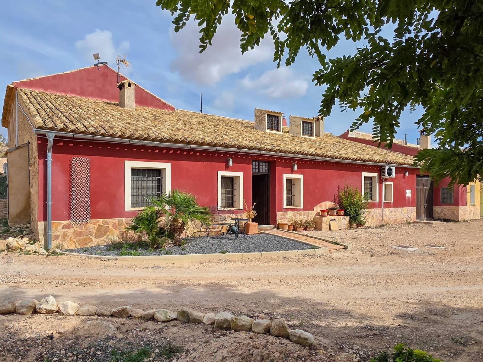 5 sypialnia Willa na sprzedaż w La Alberquilla z basenem garażem - 299 950 € (Ref: 10072828)